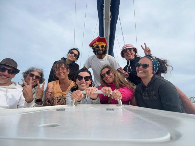 Yoga in barca a vela 3 7e81b268 84c9 4cbd 9d19 60da000d344c