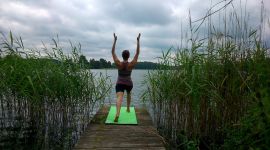 Home 120 Mini-retreat: yoga per anime creative in corpi tesi