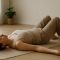 Yin Yoga e Yoga Nidra: una pratica di riposo profondo che unisce corpo e guida al rilascio